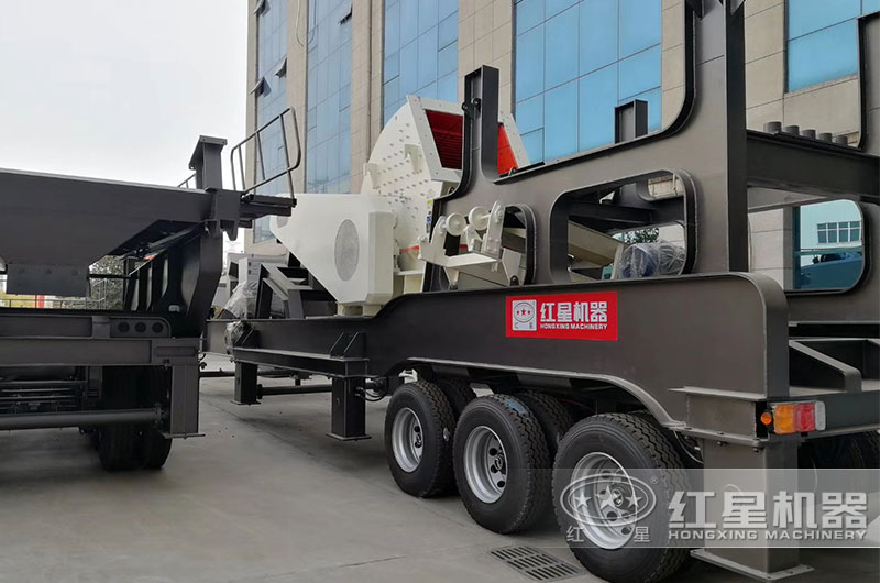 移動錘式破碎機(jī)發(fā)貨，移動靈活，轉(zhuǎn)場方便，效率高