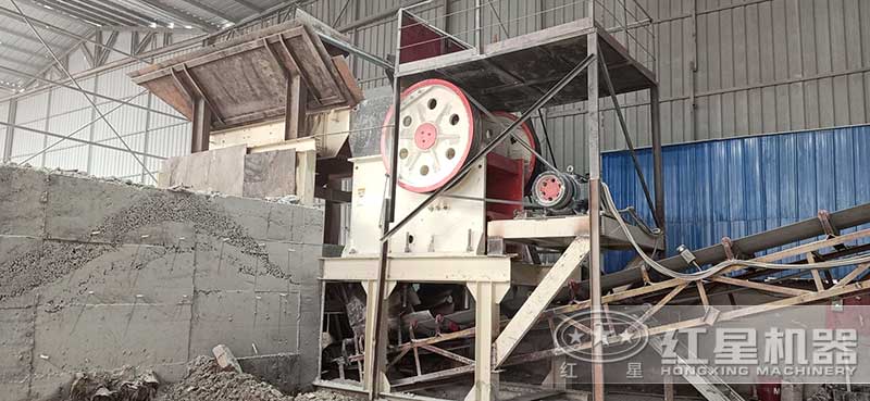 PE400顎式破碎機體積小，安裝現(xiàn)場