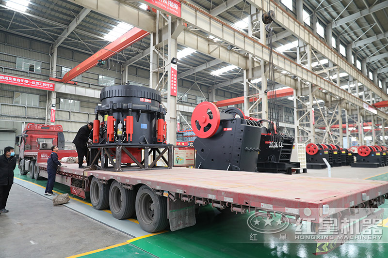 混凝土碎石機(jī)廠(chǎng)家-紅星機(jī)器車(chē)間發(fā)貨