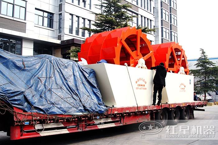 紅星洗砂機設備裝車發(fā)貨