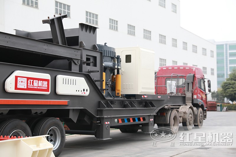 紅星大型流動破石機(jī)發(fā)貨