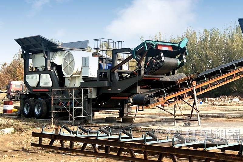 時產500噸的輪胎顎式破碎機現(xiàn)場