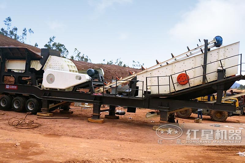 車載建筑垃圾粉碎機(jī)現(xiàn)場