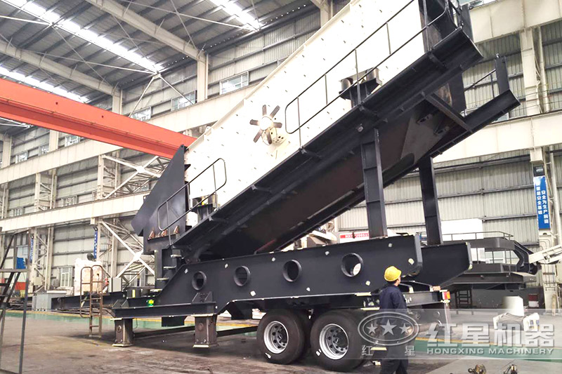 自走式石塊粉碎機(jī)粉碎、篩分一體化