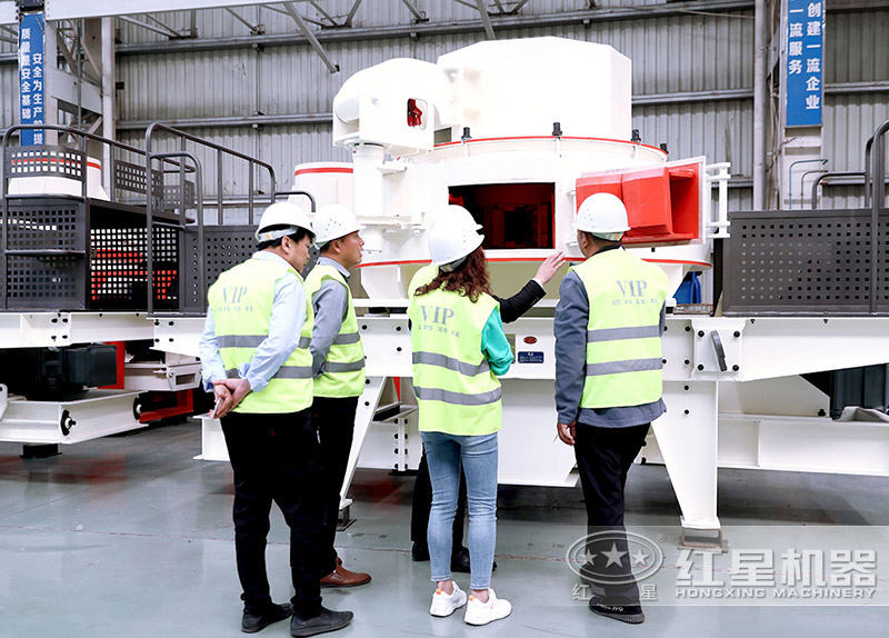 用戶在石頭制砂機車間，上午參觀下午下單