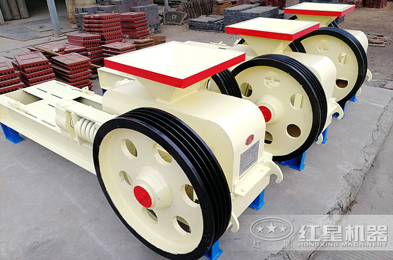 小型對(duì)輥破