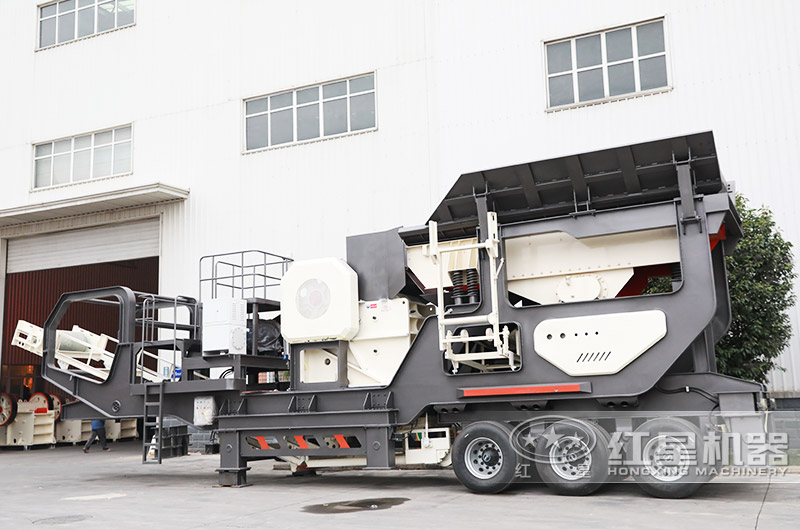 鄂破移動石料破碎機(jī)，進(jìn)料口大，破碎力度強(qiáng)