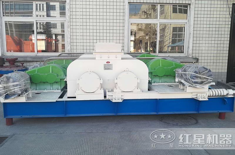 大型對輥破碎機(jī)圖片