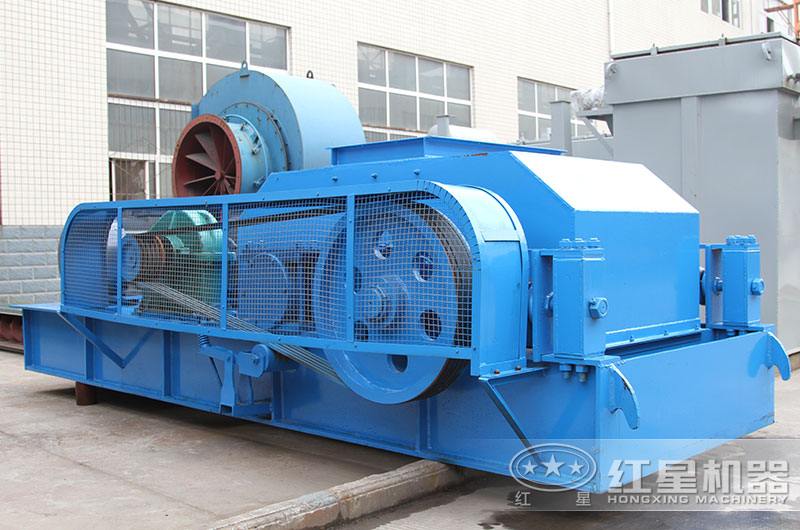 大型對輥式破碎機(jī)圖片