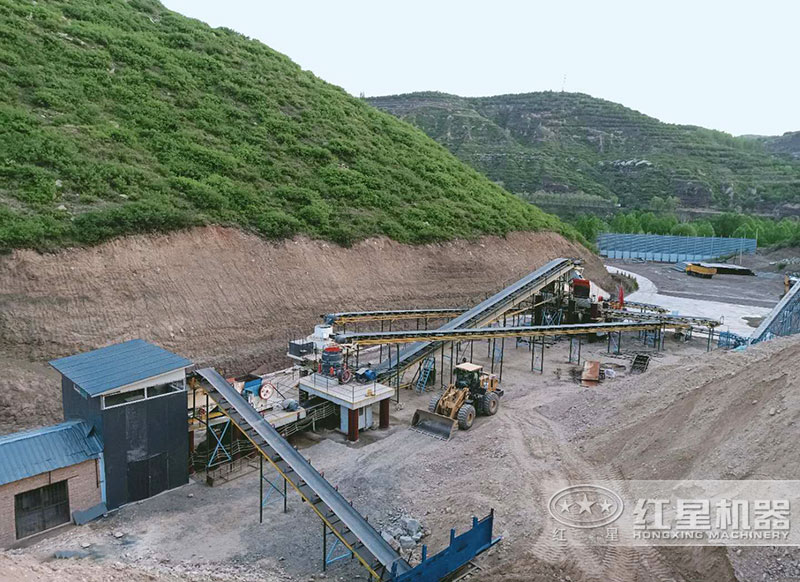 鵝卵石制砂生產(chǎn)現(xiàn)場(chǎng)